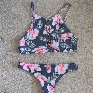 Stone Fox bikini set flower pattern
